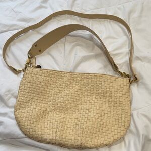 Clare V. Moyen Messenger